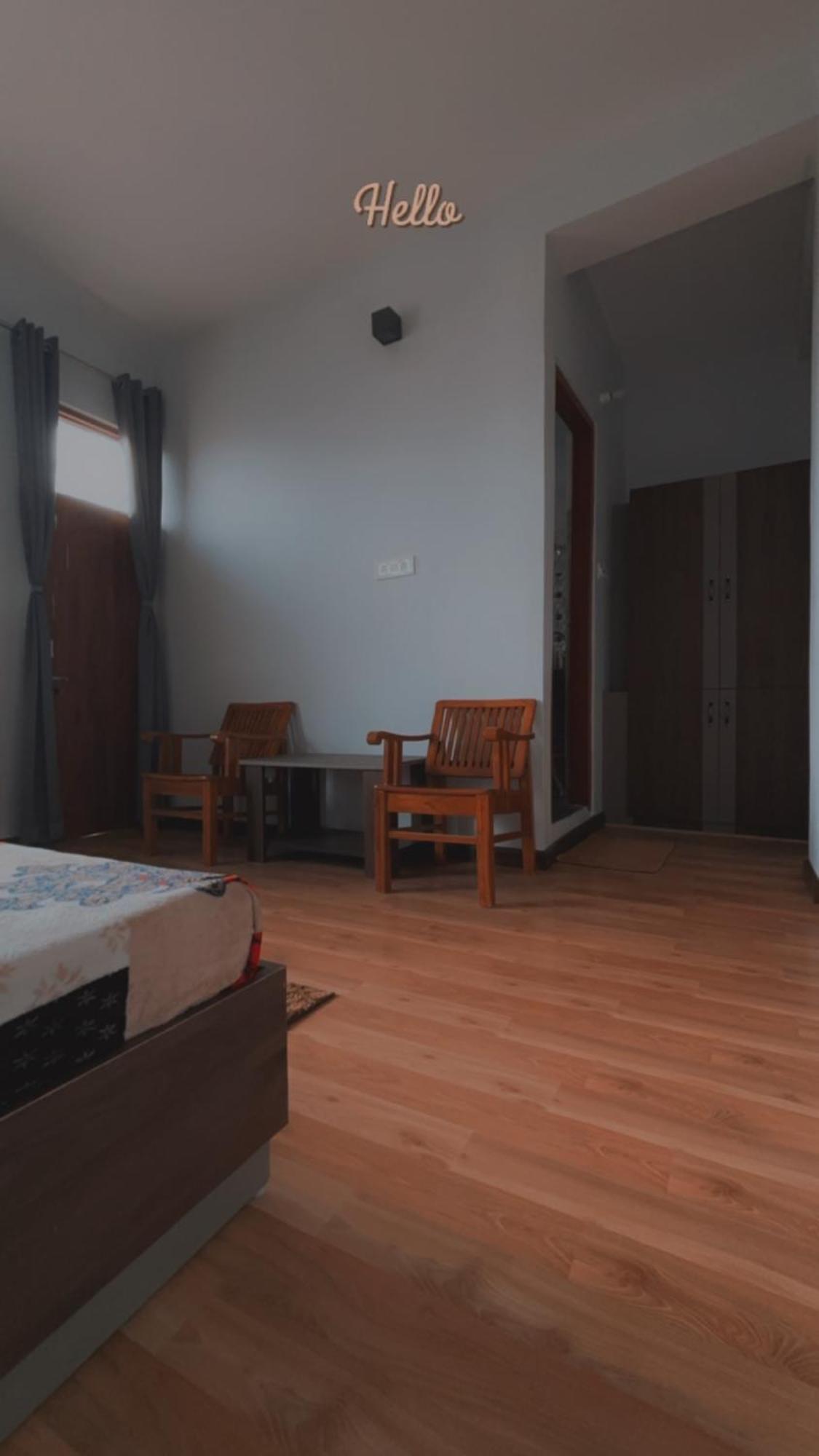Lha Pomo Apartment Kyelang Exterior photo